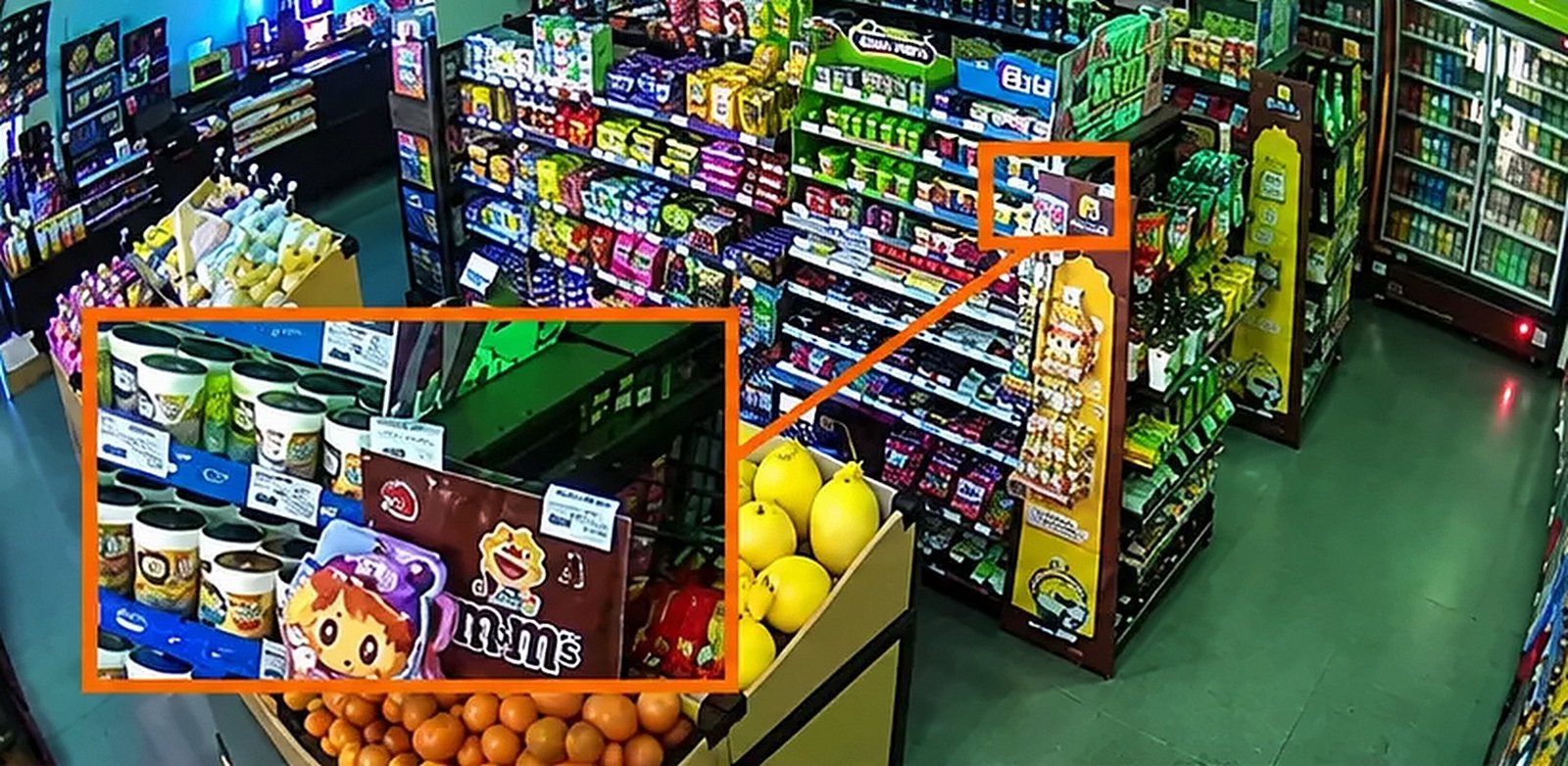 Loja à noite em imagem colorida